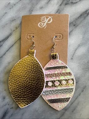 Plunder Gold & Pink Striped Teardrop Dangle Earrings. ( Felicity)